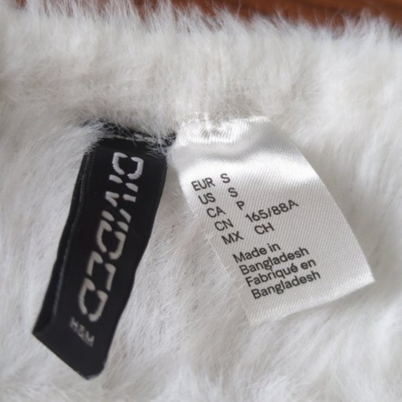 White fuzzy off the shoulder 3/4 sleeve top - Picture 4 of 4